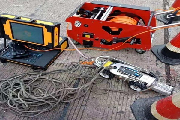 蓝山CCTV管道检测机器人